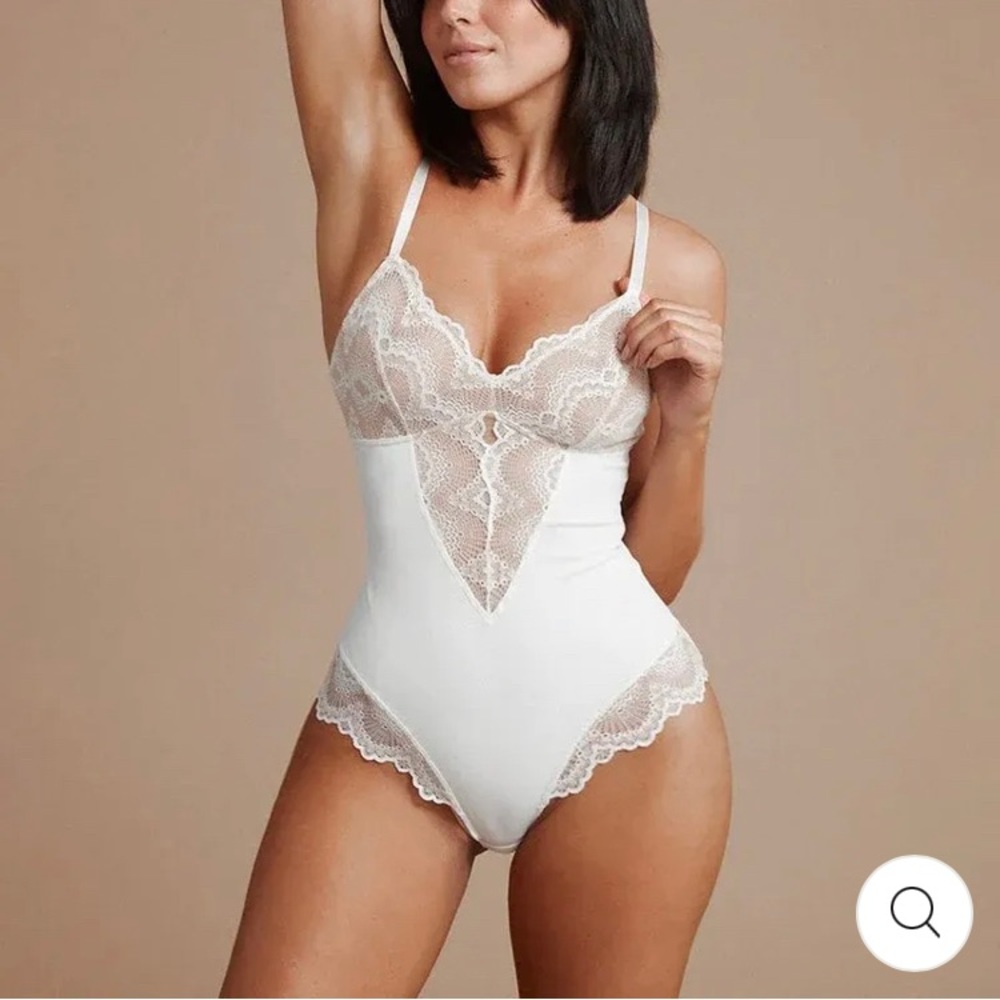⭐️ 2 for $10 OR $7 each ⭐️ NWOT Eroaerst White Lace Tummy Control Bodysuit- US-M